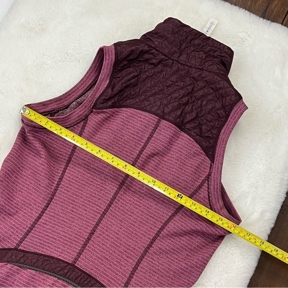 Lululemon Rebel Runner Vest Petal Camo Embossed Hyper Stripe Bumble Berry Sz 6 - Picture 15 of 16